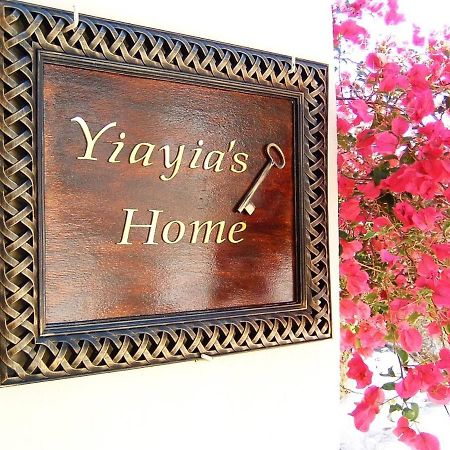 Yiayia'S Home Chalki Town Eksteriør billede