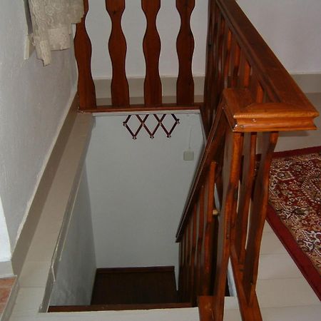 Yiayia'S Home Chalki Town Eksteriør billede