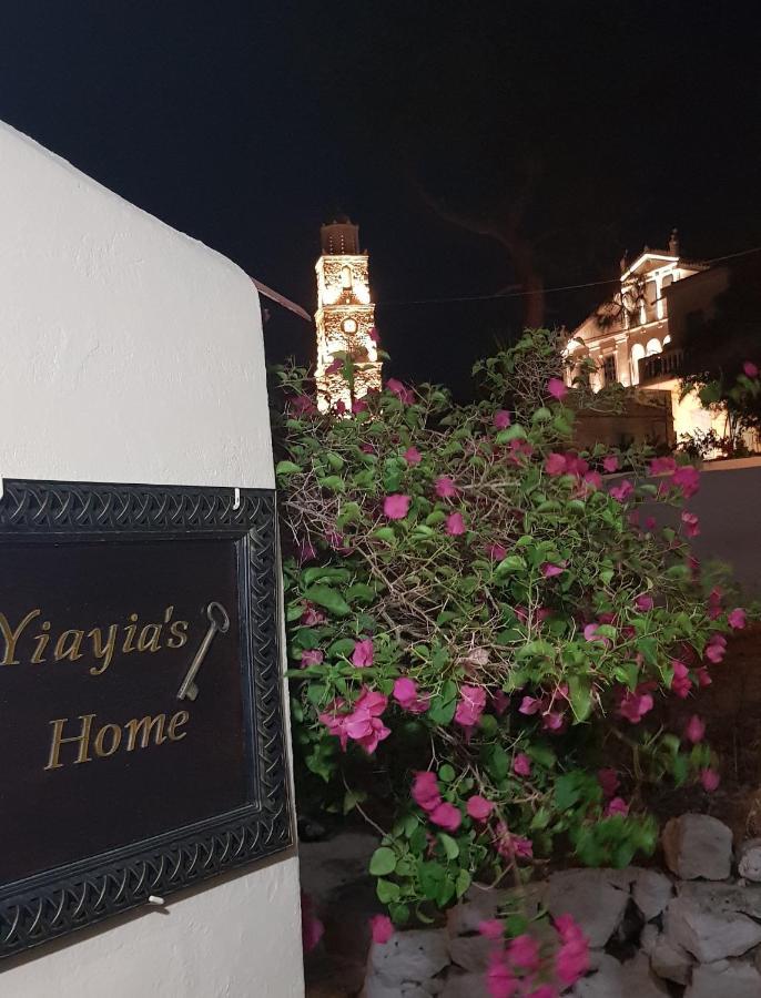 Yiayia'S Home Chalki Town Eksteriør billede